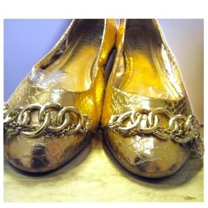 BAMBOO Gold Metallic Lizard Print Flats with Chunky Gold Chain Detail 8